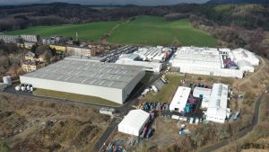 Tovární hala letecky - Dron